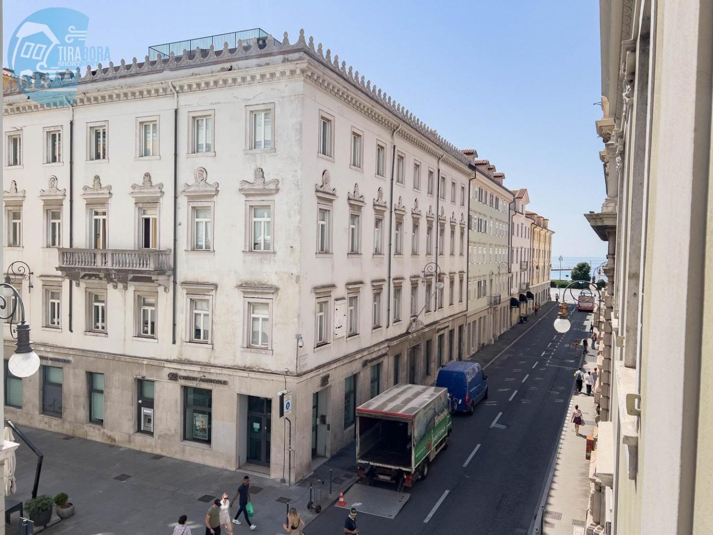 Cassa Di Risparmio 11 Tirabora Short Rent Trieste Extérieur photo
